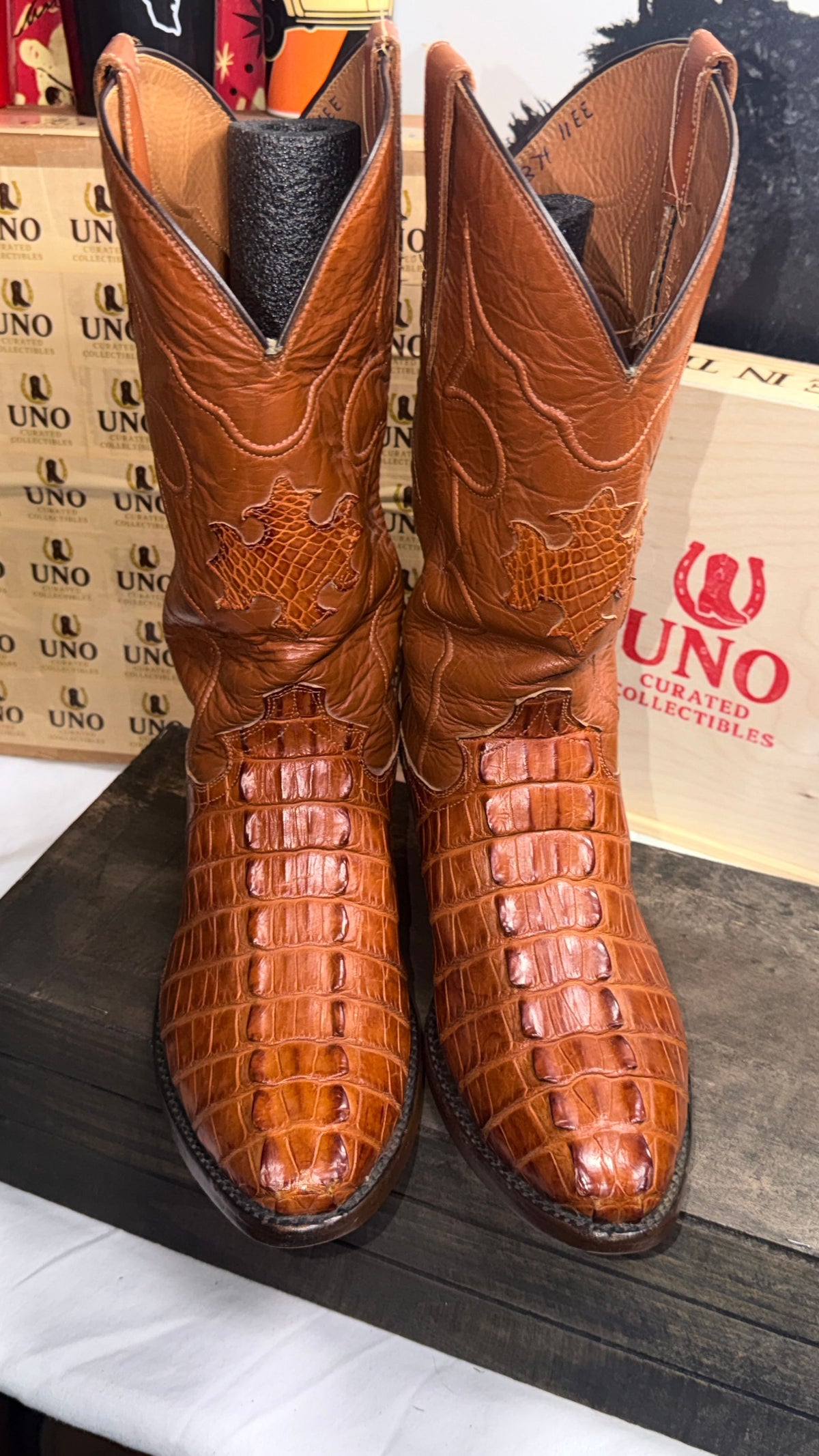 Handmade Cognac Caiman Hornback Tail Cowboy Boots – Men's 11EE – Exotic Western Boots - Image 8