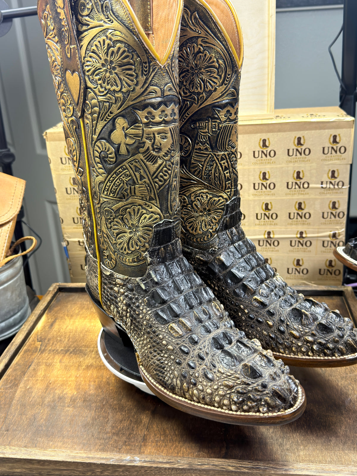 Handmade El Paso American Alligator Hornback Cowboy Boots – Hand-Tooled King of Spades Shafts – Men's 11 – New, Never Worn - Image 5