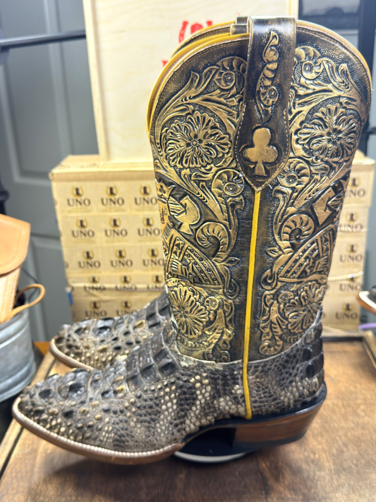 Handmade El Paso American Alligator Hornback Cowboy Boots – Hand-Tooled King of Spades Shafts – Men's 11 – New, Never Worn - Image 9