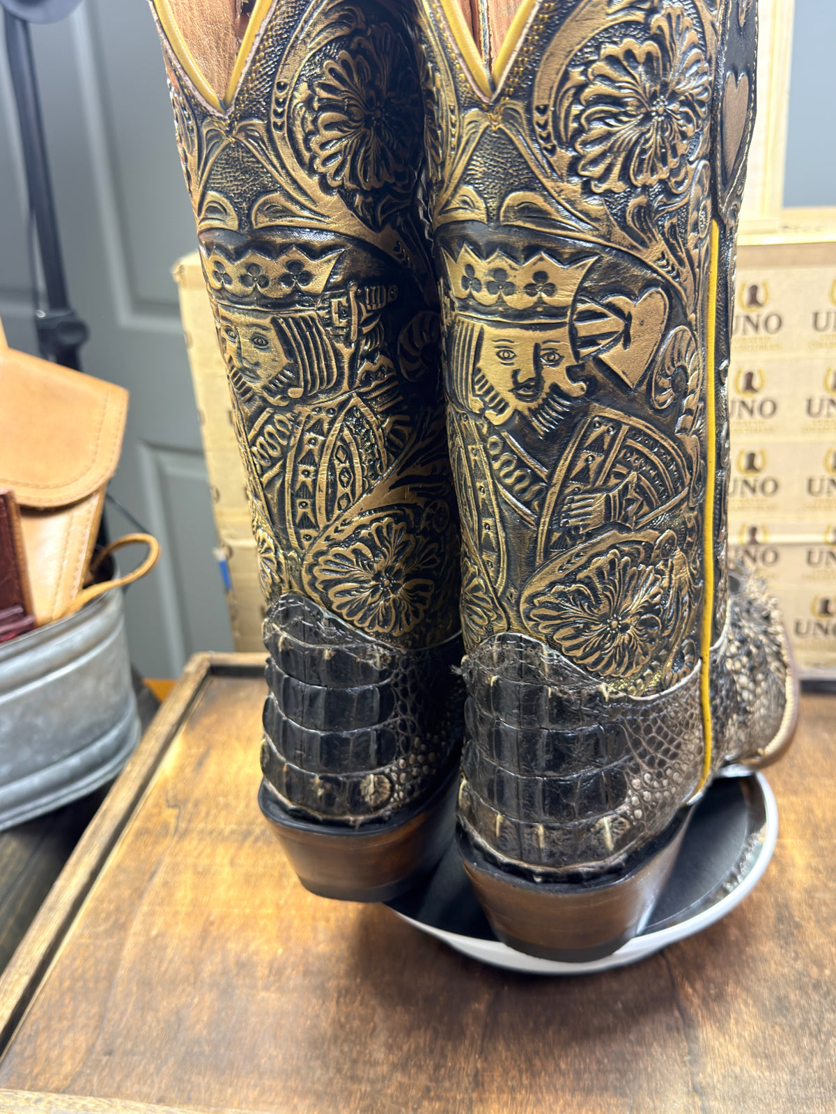 Handmade El Paso American Alligator Hornback Cowboy Boots – Hand-Tooled King of Spades Shafts – Men's 11 – New, Never Worn - Image 3