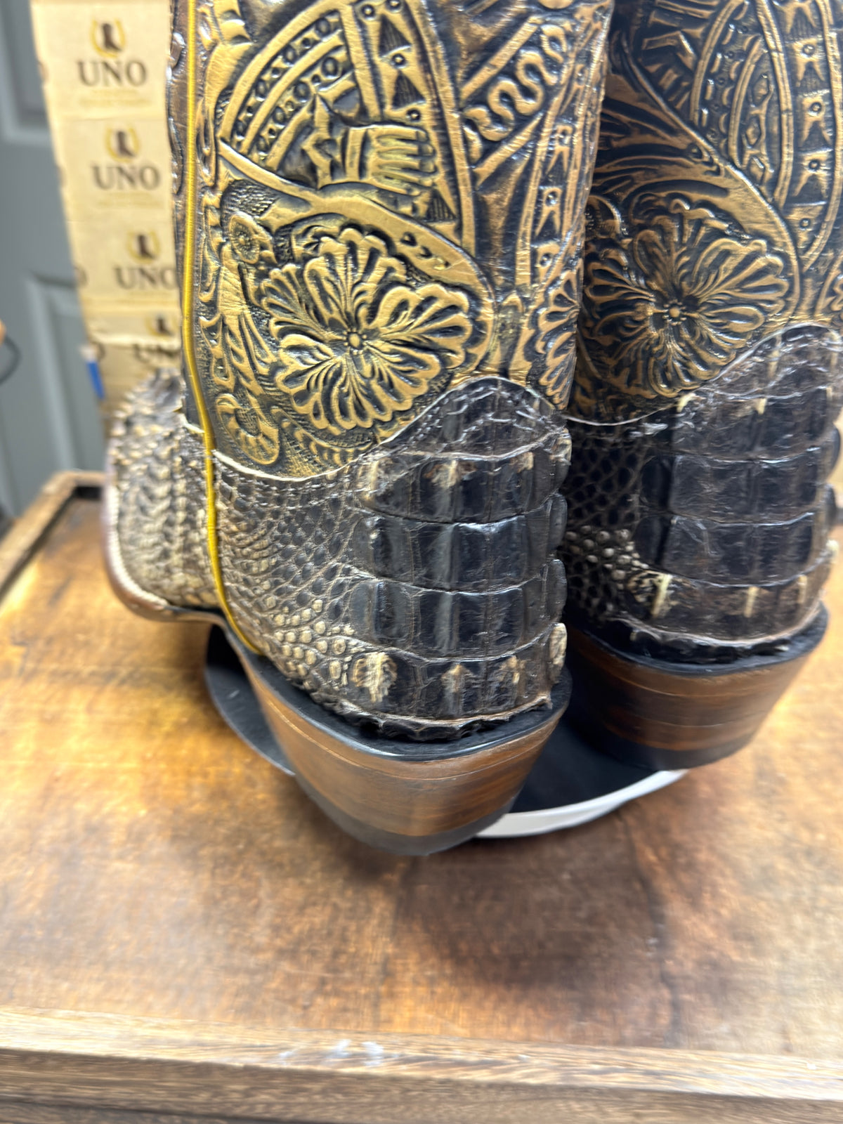Handmade El Paso American Alligator Hornback Cowboy Boots – Hand-Tooled King of Spades Shafts – Men's 11 – New, Never Worn - Image 6