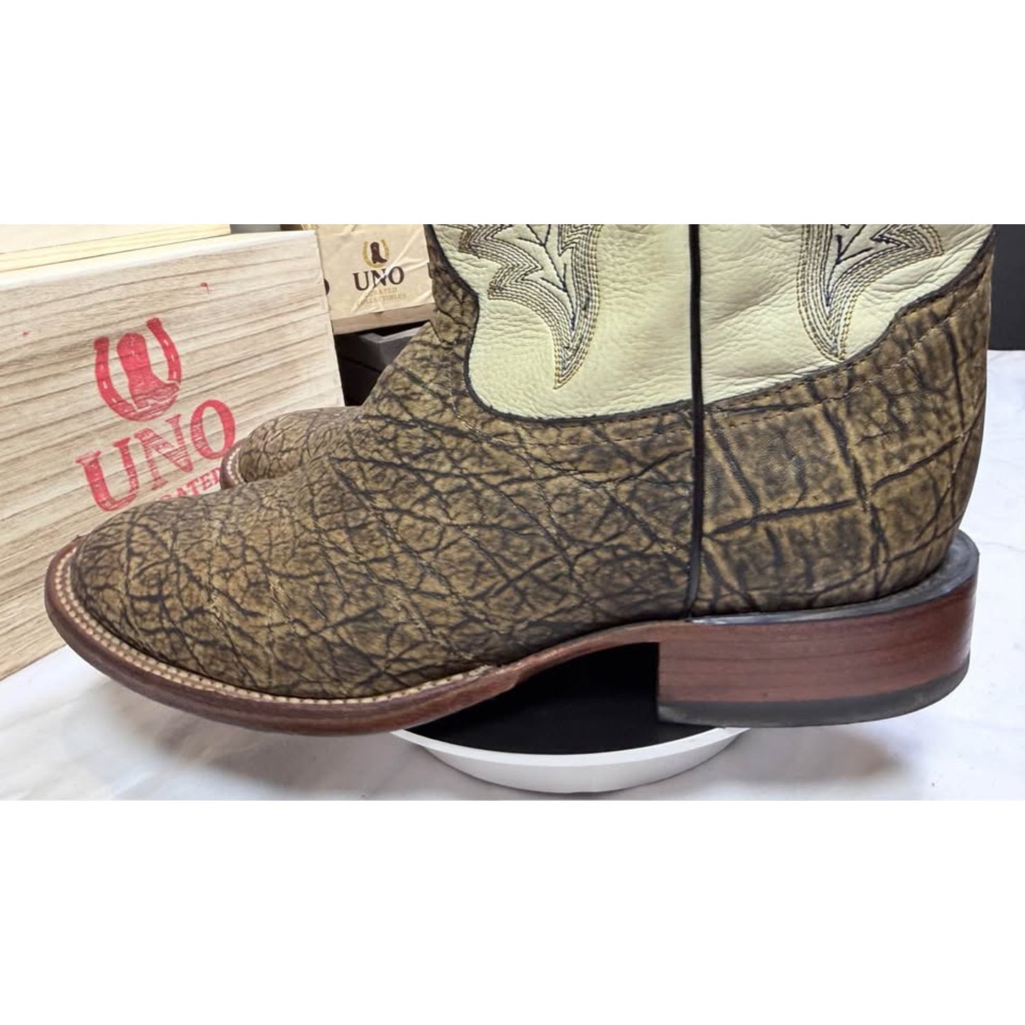 🐘 Tony Lama Elephant Leather Boots — Cream Shaft — Size 10.5 E — Used, Excellent Condition