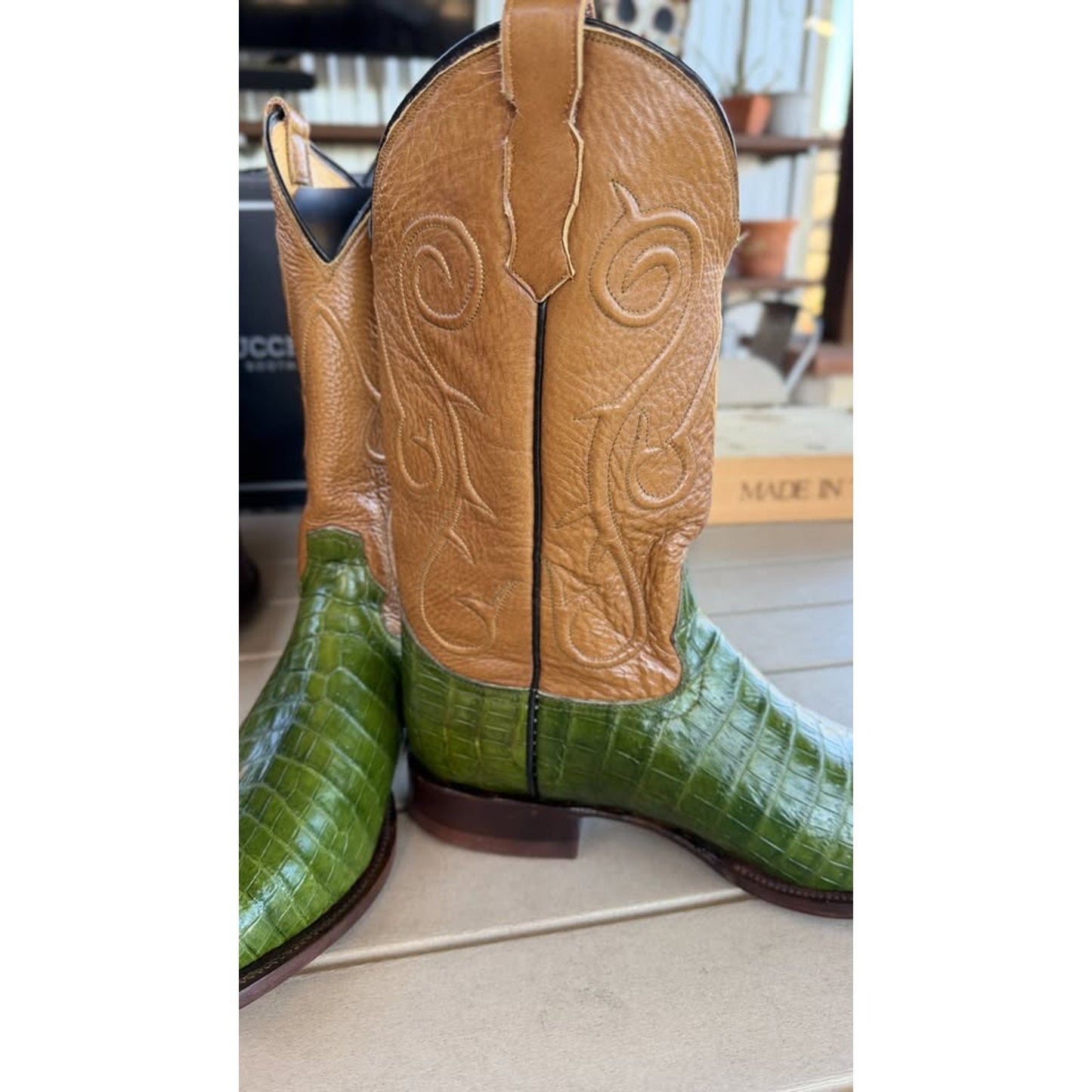 🐊 Rare Candy Apple Green Nile Crocodile Boots – Size 10.5D