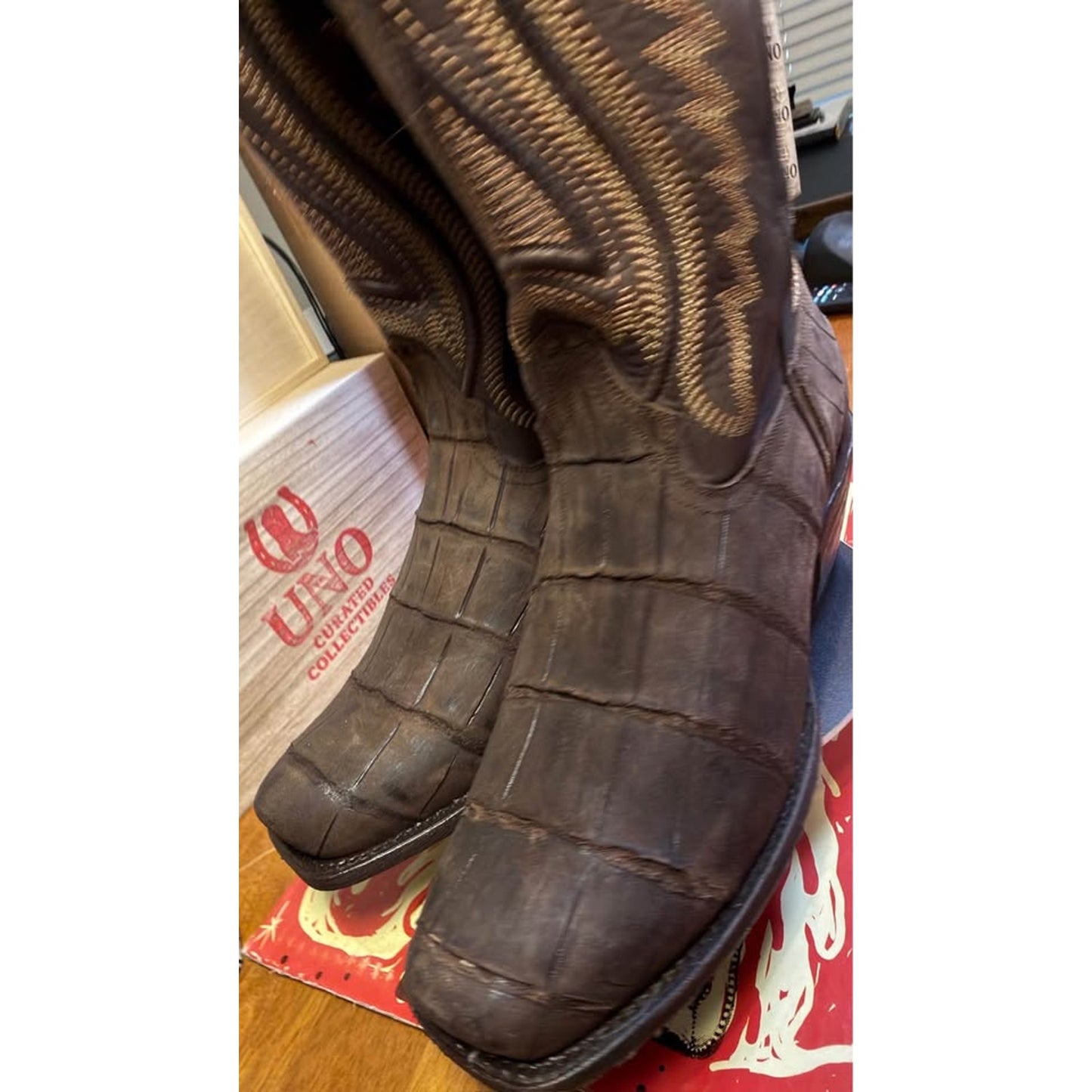 🐊TEXAS COUNTRY “CUTTER CAB” SUEDED ALLIGATOR TAIL BOOTS — DARK CHOCOLATE | SIZE 11 | BRAND NEW