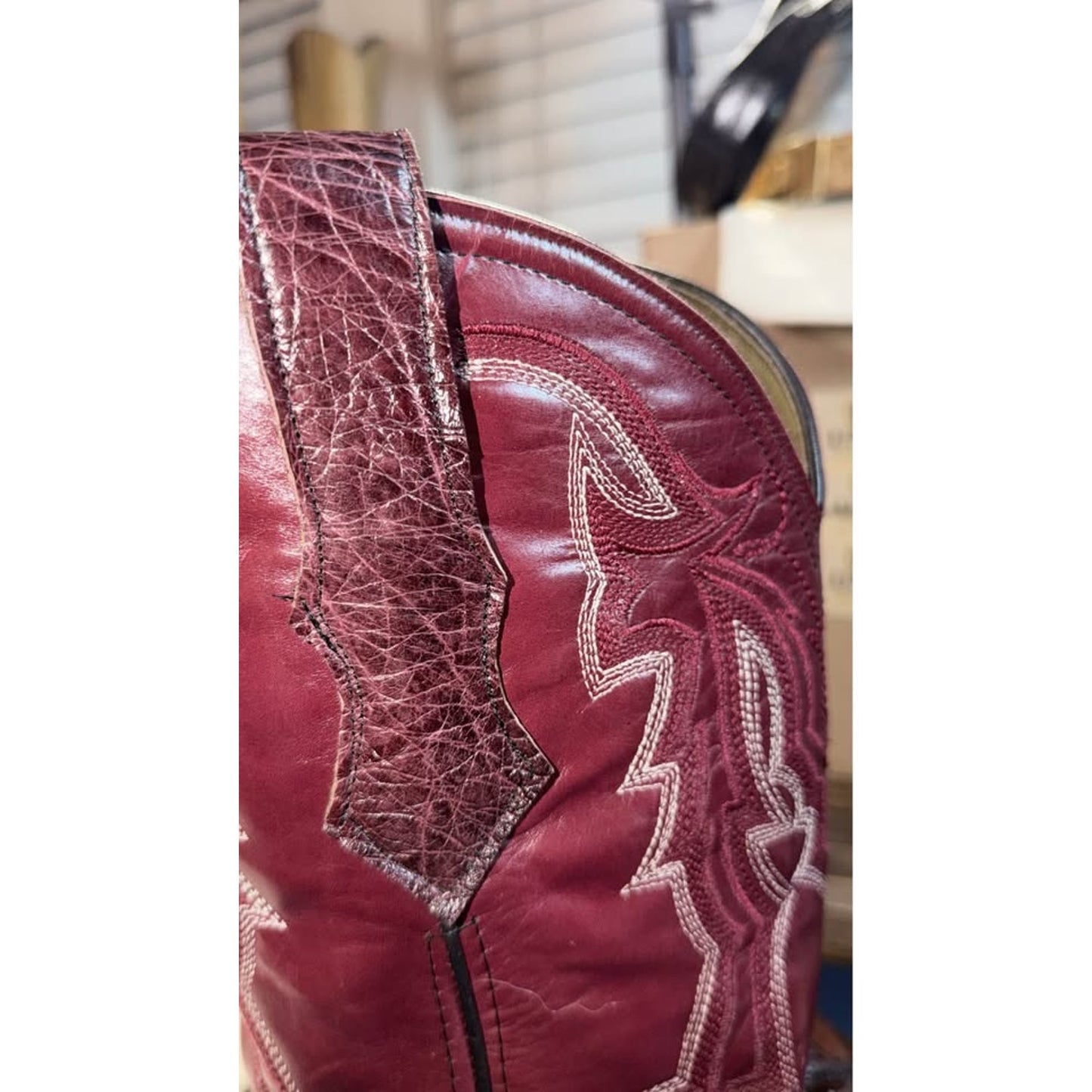 🔥 Custom Patchwork Anteater Boots – Size 12 🔥
UNO Collectibles | Rare & Discontinued Exotic