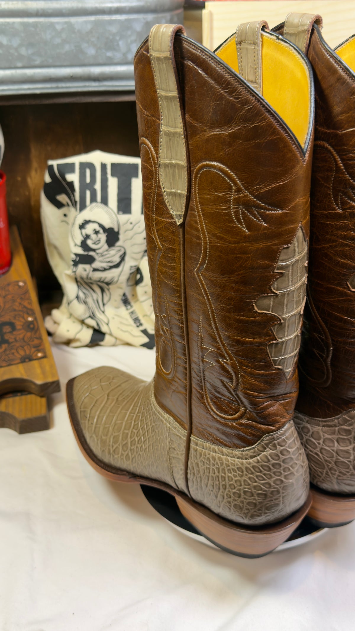 Men’s Genuine Alligator Cowboy Boots — Size 11.5 — Brand New