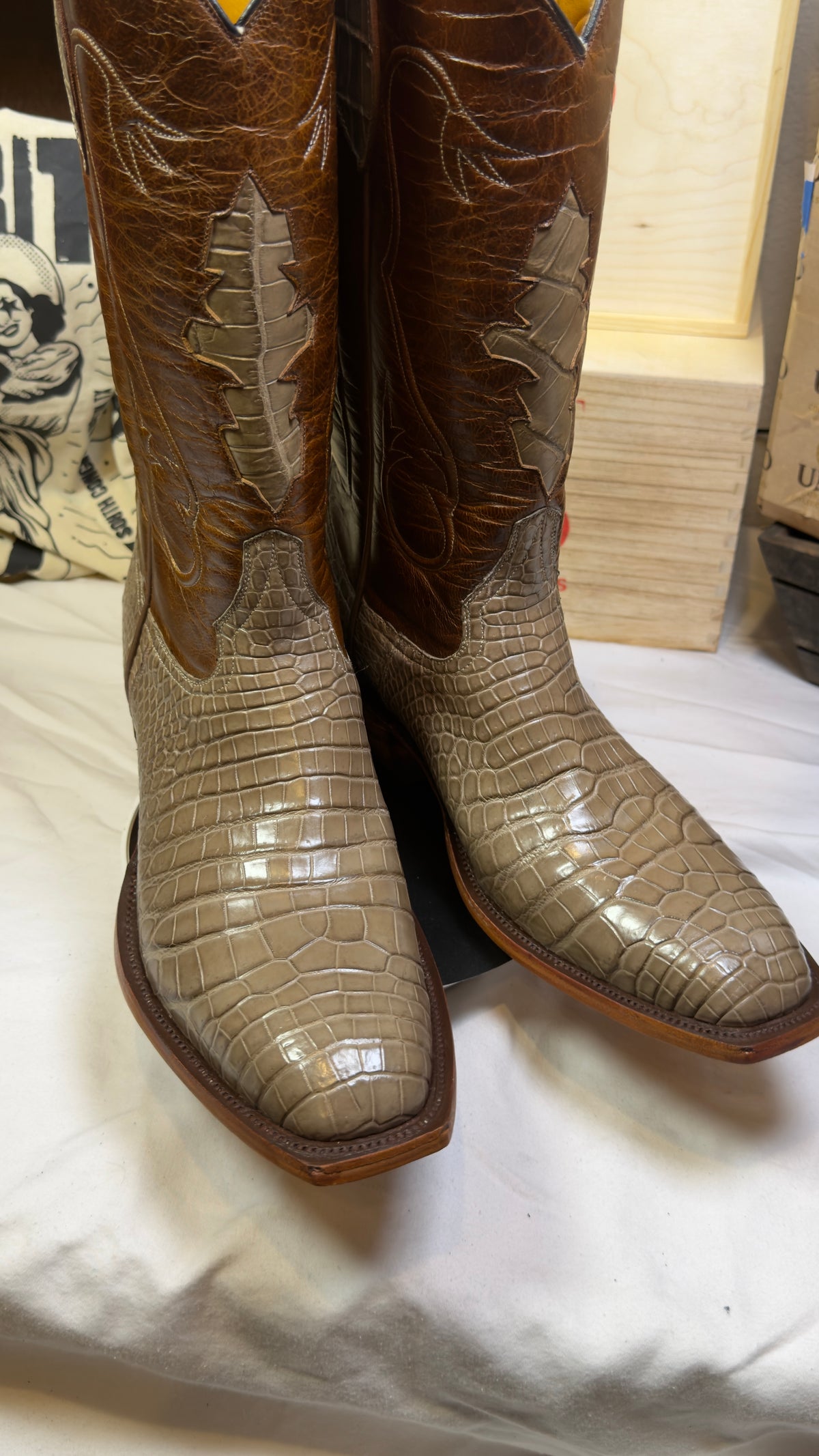 Men’s Genuine Alligator Cowboy Boots — Size 11.5 — Brand New