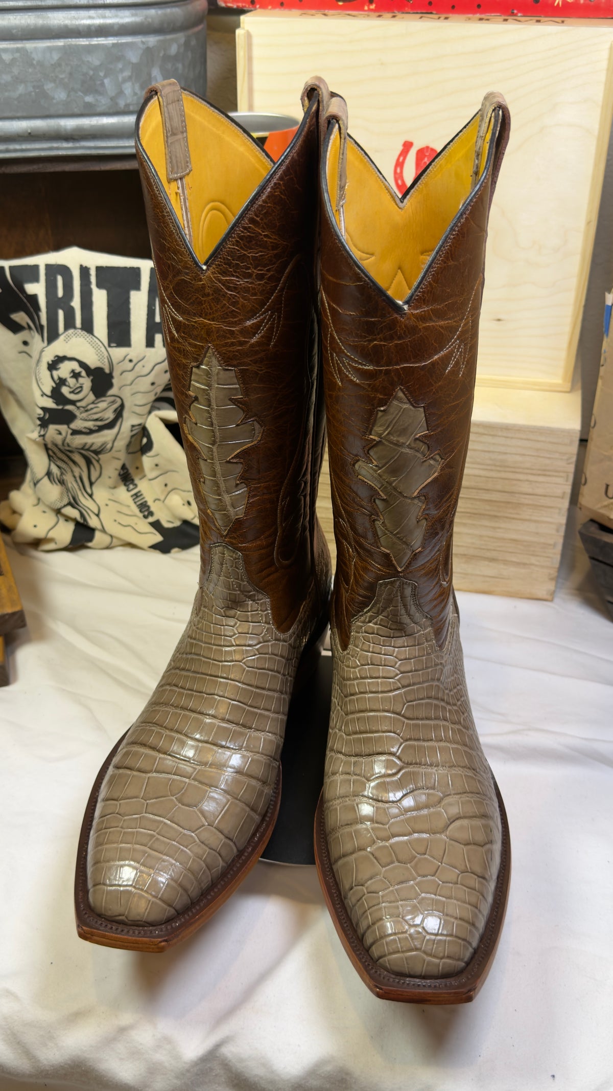 Men’s Genuine Alligator Cowboy Boots — Size 11.5 — Brand New