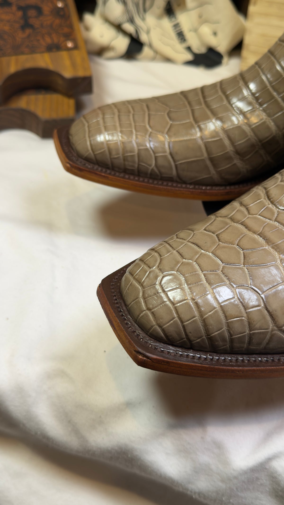 Men’s Genuine Alligator Cowboy Boots — Size 11.5 — Brand New