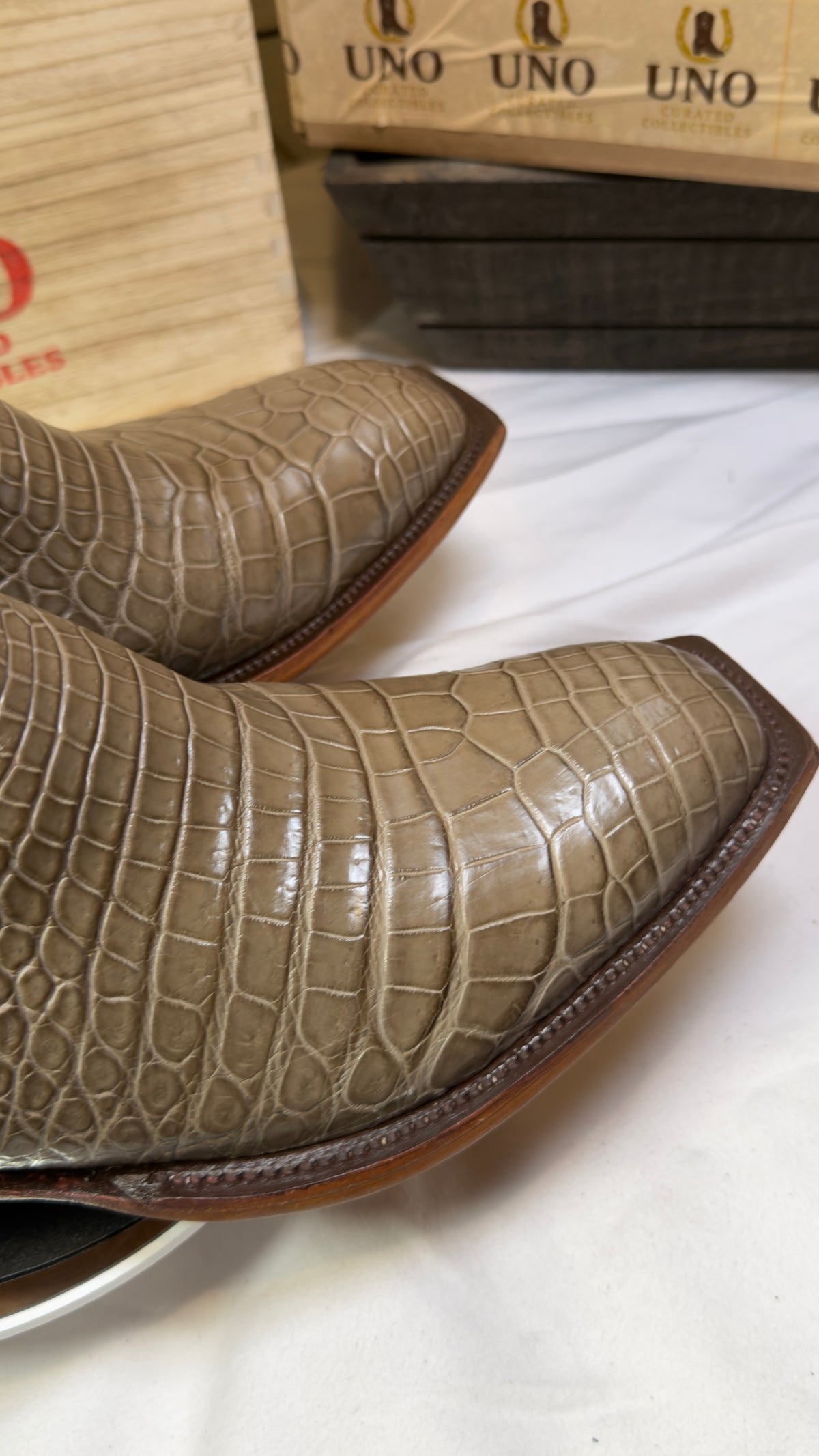 Men’s Genuine Alligator Cowboy Boots — Size 11.5 — Brand New