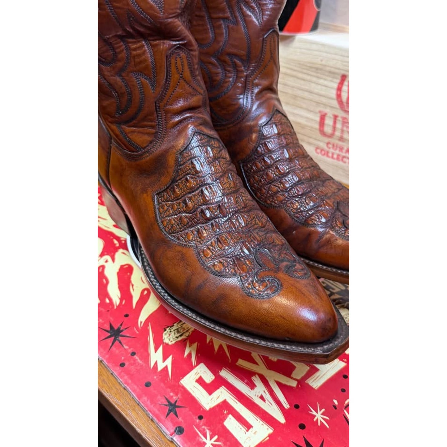 🌟 LUCCHESE MADE IN SAN ANTONIO — HORNBACK LIZARD INLAY — SIZE 9.5E