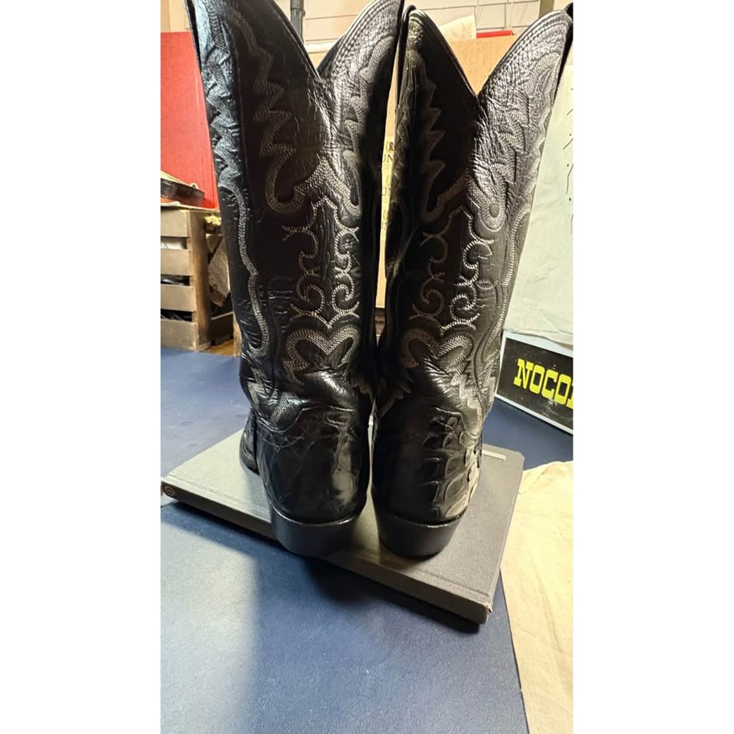 Pre-ban Exotic Ant’s - Justin 8.5D - Black Cherry